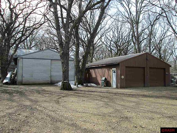 5th image of 69404 420th St