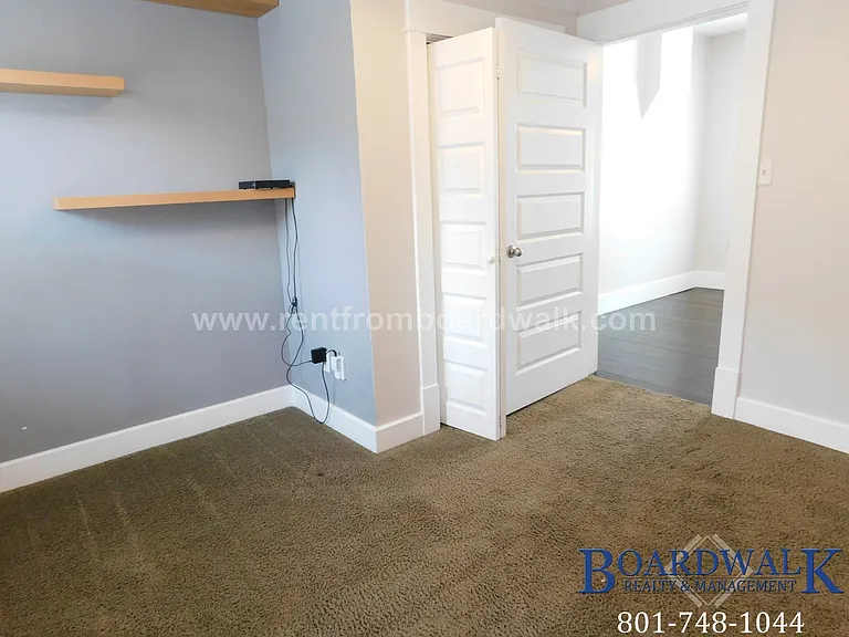 657 E Warnock Ave — Photo 21