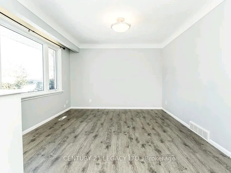 62 Woodelm Dr — Photo 3