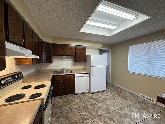 5th image of 13209 E Dakota Ave