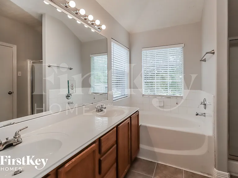 21613 Anvil Ln — Photo 11