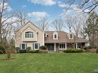 8 Schuyler Rd, Allendale, NJ 07401