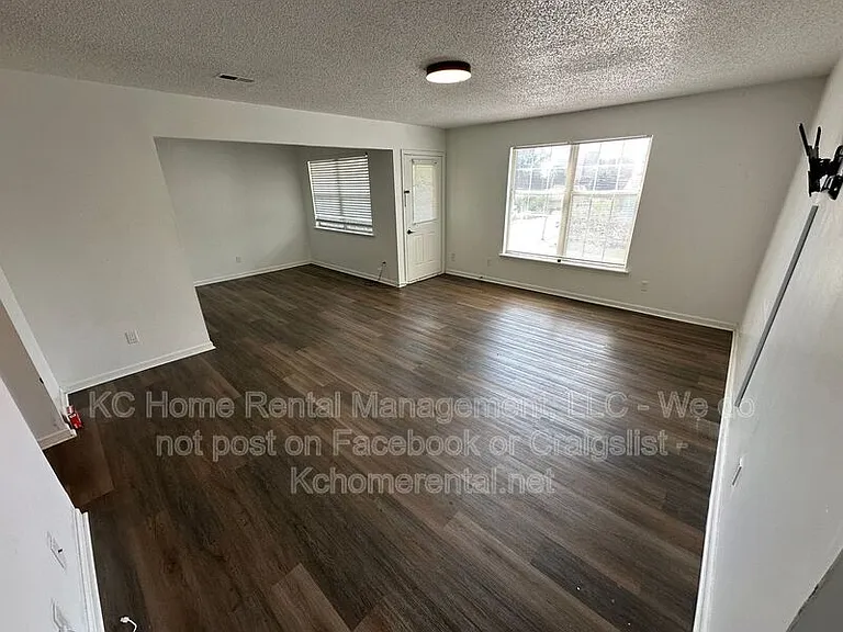 300 Osage St #B — Photo 3