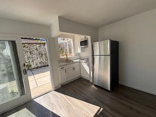 1 bed, 450 sqft, $2,995 — Photo 2