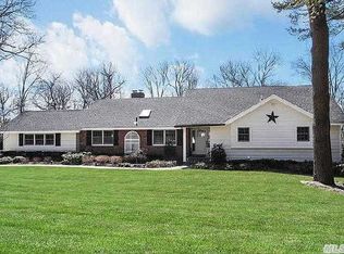 910 Pear Rd, Dix Hills, NY 11746