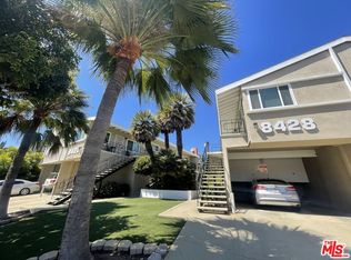 8420 Gulana Ave, Playa Del Rey, CA 90293