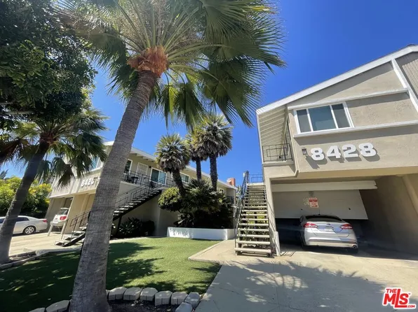 8420 Gulana Ave, Playa Del Rey, CA 90293