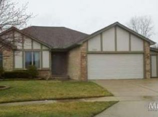 35705 Durrell Ct, New Baltimore, MI