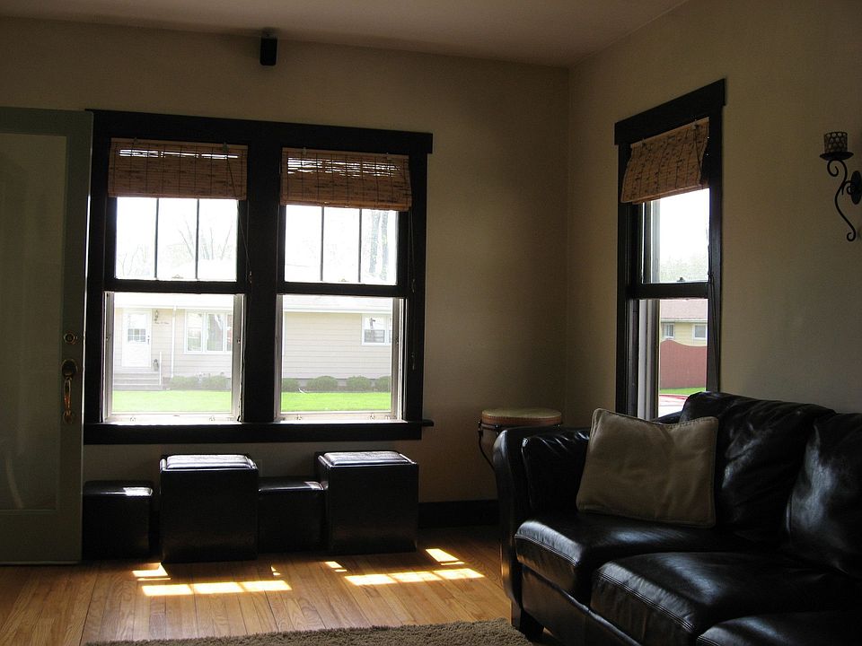 2nd image of 910 Jungels Ave
