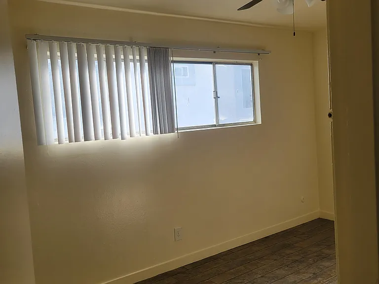 9021 1/2 Baring Cross St #9021-1/2 — Photo 10