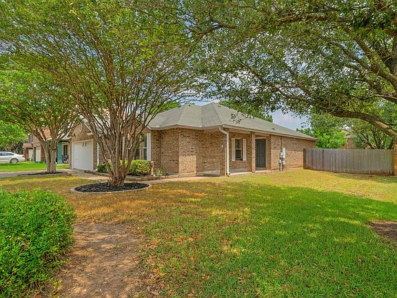 3rd image of 1710 Chinati Ct