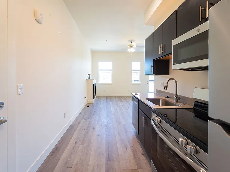 Capitol Hill Apartments — Photo 145