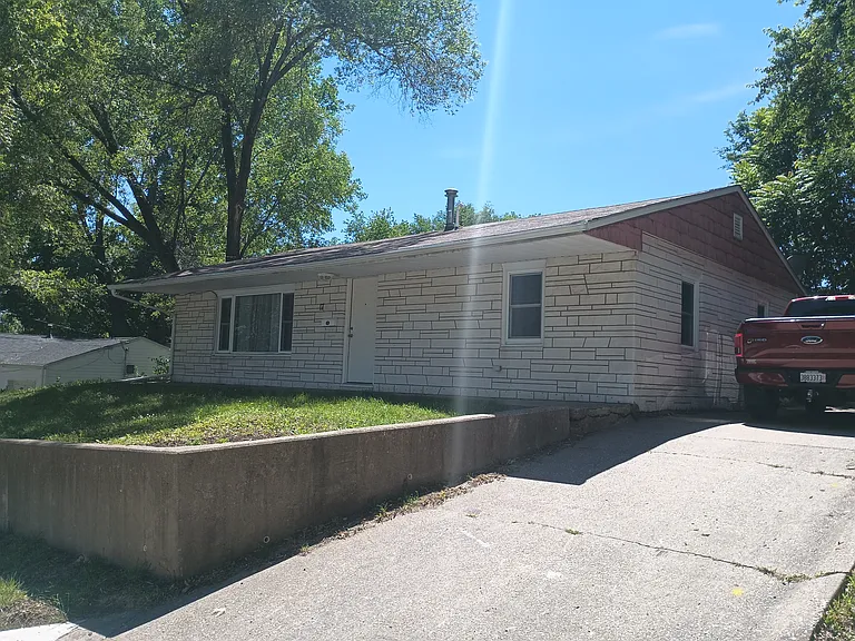 17 Riverview Ln — Photo 1