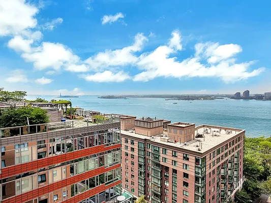 Sold by Sotheby's International Realty | media 13