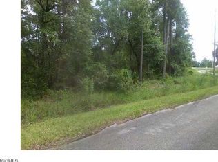 10041 Bancroft St, Waveland, MS 39520