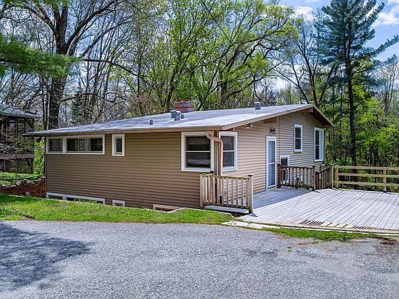 4th image of 2 Old Orchard Ln