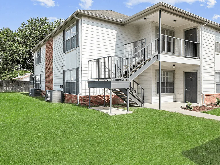 Las Villas De Leon Apartments — Photo 9