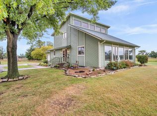 736 Nighthawk, Peabody, KS 66866