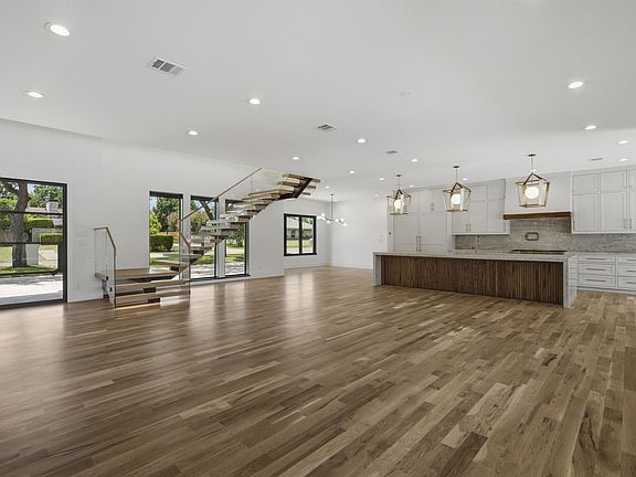 3rd image of 10254 Epping Ln