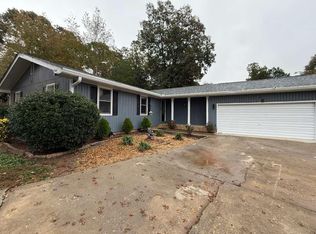 110 Foxfire Dr, Warner Robins, GA 31093