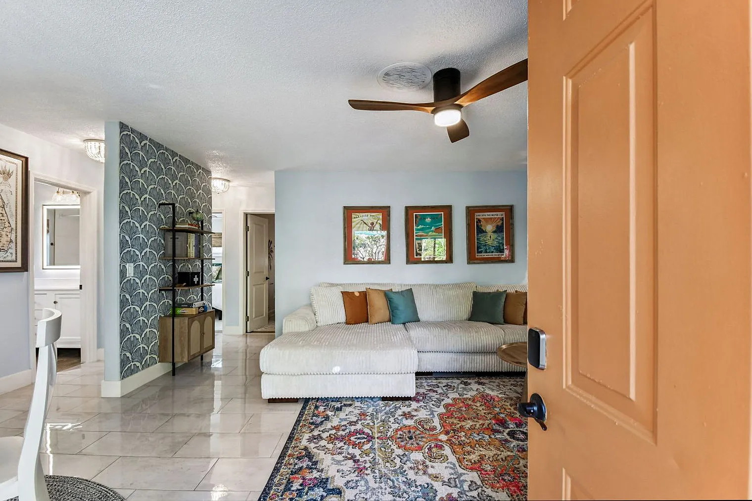 3 bed, 2.0 bath, 1097 sqft, $7,312 — Photo 2