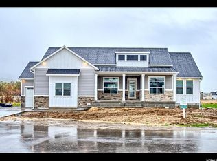 1586 E Cluff Ln, Lake Point, UT 84074