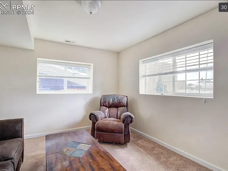 810 Fleming St — Photo 3