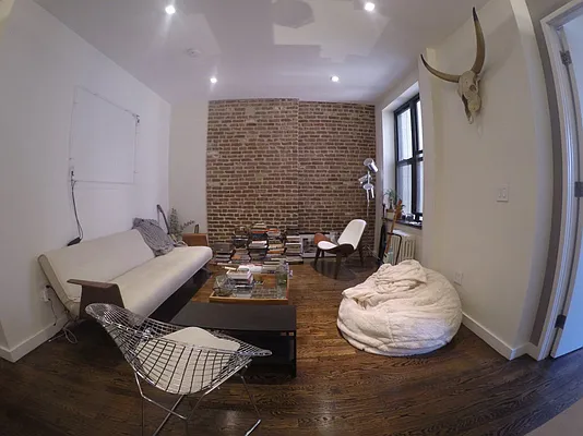 Rented by Bohemia Realty Group | media 47