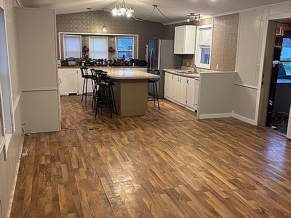 4th image of 404 Wadena Rd #201