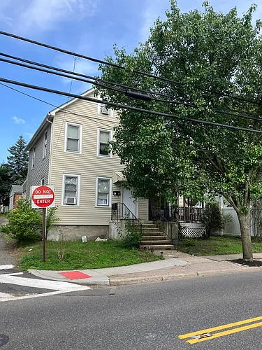 64 Main St #B Photo 1 64 Main St #B Photo 1