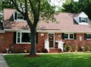 7 Delta Cir, Newport News, VA 23601