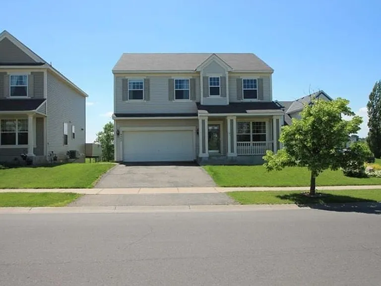 8487 Jonquil Ln N — Photo 2