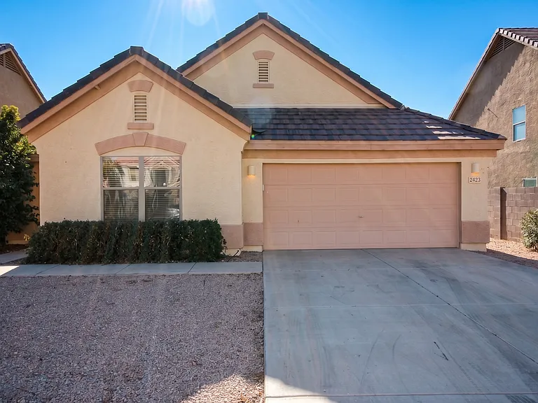 2423 E Winged Foot Dr — Photo 2
