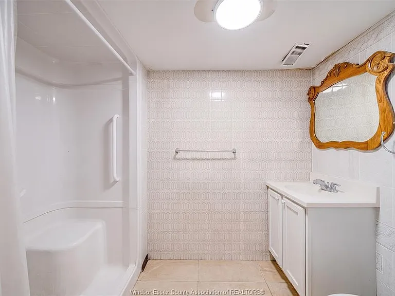 1333 Windermere Rd — Photo 10