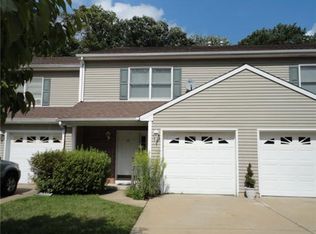15 Parkside Dr, Spotswood, NJ 08884