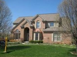 2146 Peachtree Ct, West Bloomfield, MI 48324