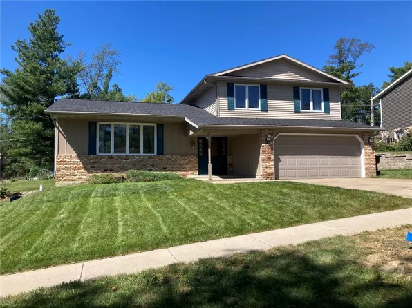 2965 Circle Hill Ct NE, Cedar Rapids, IA 52402