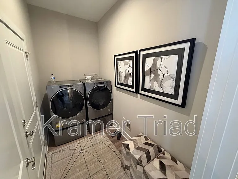 7889 Arimoore Dr — Photo 3