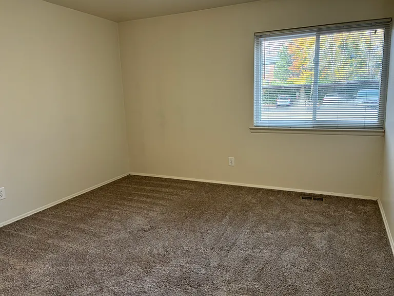 Lincoln Woods Apartments — Photo 10