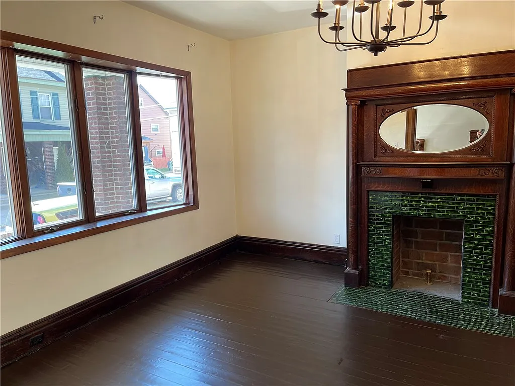 3 bed, 2.5 bath, 2040 sqft, $2,400 — Photo 4