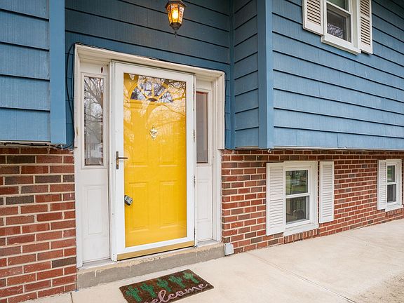 2nd image of 1286 E Evergreen Dr