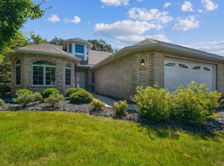 10370 Eagle Pointe Trl, Woodbury, MN 55129