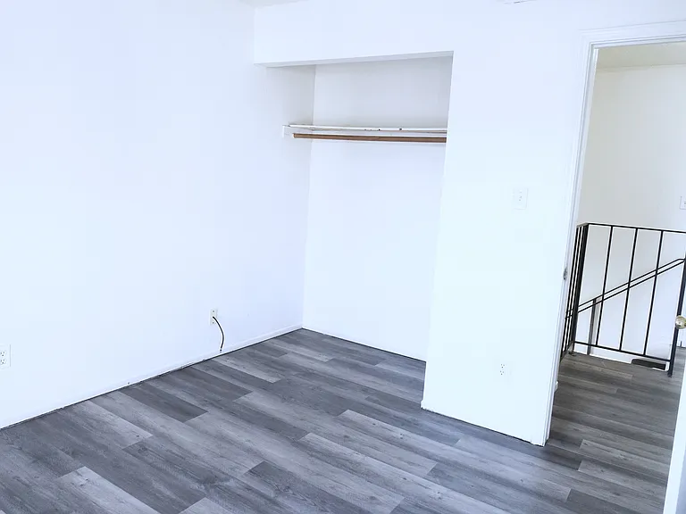 4211 Weymouth Ln — Photo 10