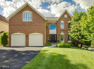 10850 Grovehampton Ct, Reston, VA 20194