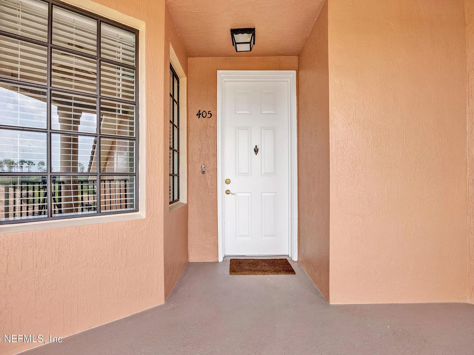 3 bed, 3.0 bath, 2123 sqft, $2,600 — Photo 2