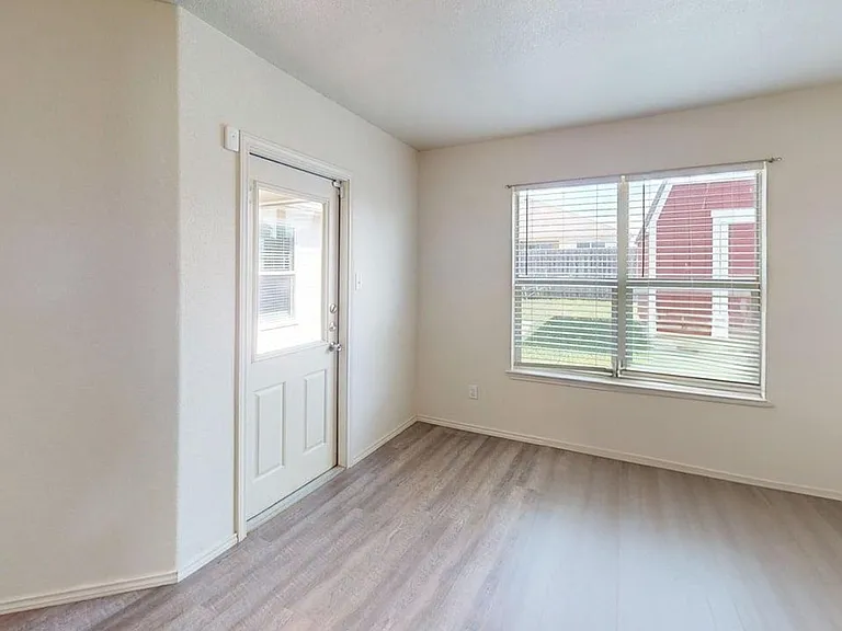 2703 Tara Dr — Photo 29