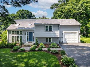 74 Olney Arnold Rd, Cranston, RI 02921