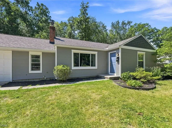 6024 Louis Dr, North Olmsted, OH 44070