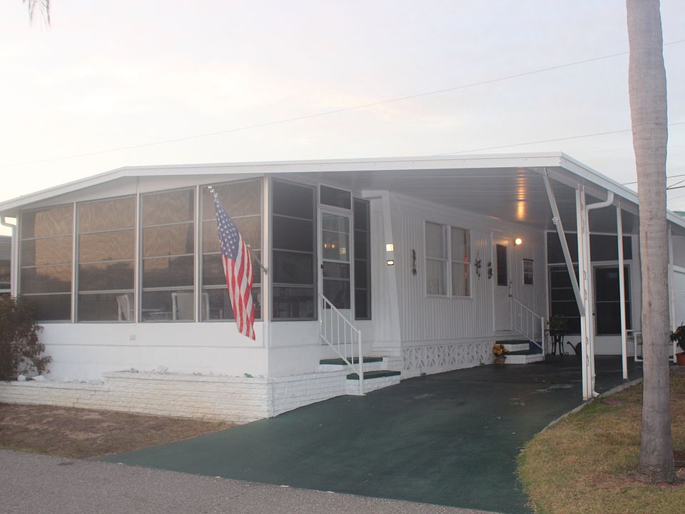 55+ waterfront community