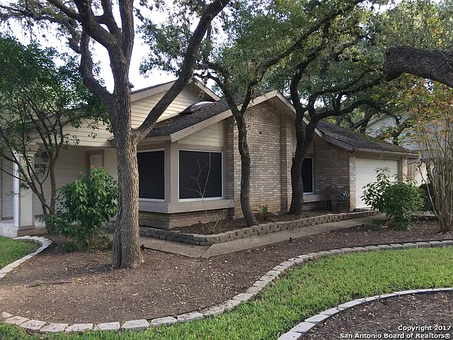 3 bed, 1629 sqft, $1,950 — Photo 2